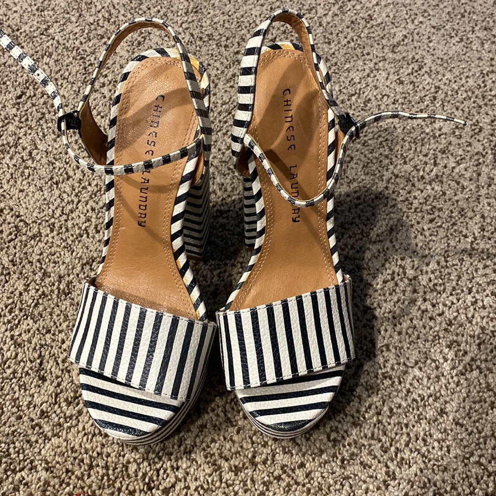 Chinese Laundry heels! Size 6.5 - Picture 3 of 3